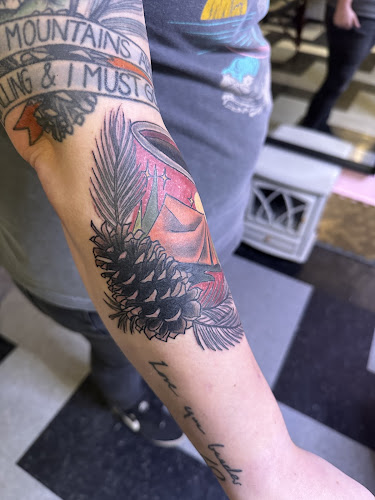 Miss Kitty Tattoo tattoo shop in Jerome, Arizona