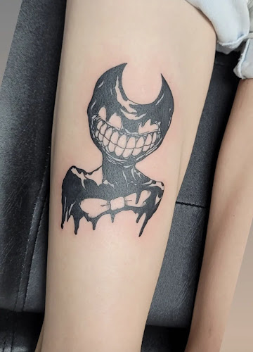 Close Encounters Tattoo LLC tattoo shop in Junction City, Kansas