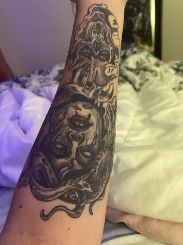 TWISTED APPLE TATTOO INC. tattoo shop in Junction City, Kansas