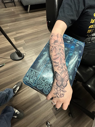 Redemption Tattoo Studio tattoo shop in Justice, Illinois