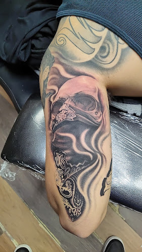 La plaza tattoo and art gallery tattoo shop in Kansas City, Missouri