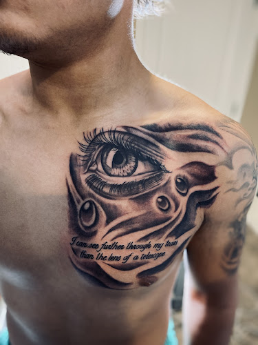 Noli Reyes Tatoo Artist tattoo shop in Kansas City, Kansas