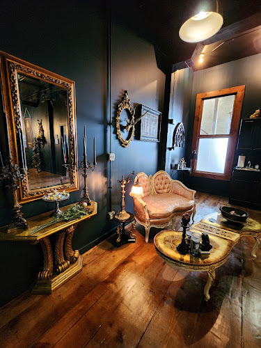 SHDWS + LGHT Atelier tattoo shop in Kansas City, Missouri