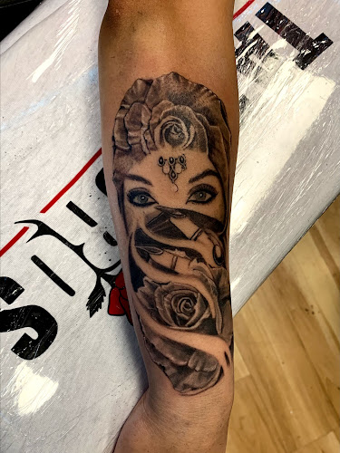 RO'S TATTOO EMPIRE tattoo shop in Las Vegas, Nevada