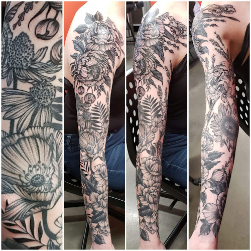 Sideshow Tattoo Gallery tattoo shop in Layton, Utah