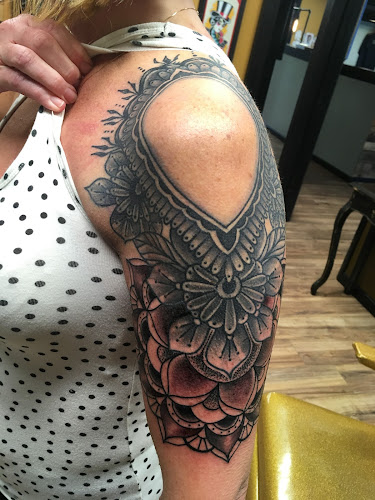 Bleeding Heart Tattoo tattoo shop in Lee's Summit, Missouri