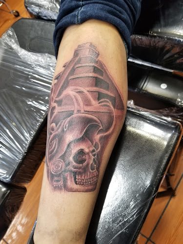 Lefty's Tattoos tattoo shop in Los Angeles, California