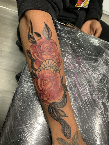 SIMPLY INK tattoo shop in Los Angeles, California