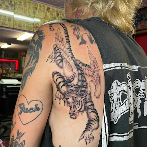 Tattoo Love & Body Piercing Co. tattoo shop in Los Angeles, California