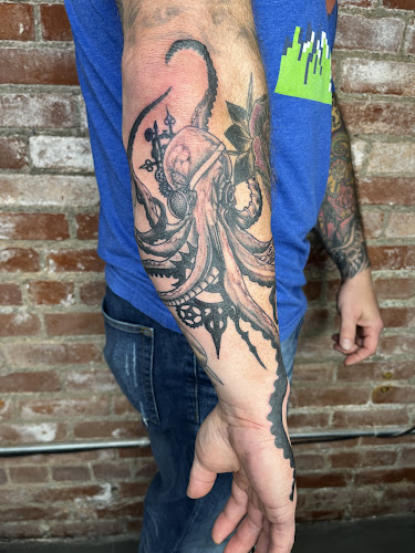 Abandon Customs Tattoo Studio tattoo shop in Louisville, Kentucky