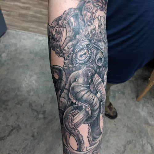 Dreamwalker Tattoo & Body Piercing tattoo shop in Lynchburg, Virginia