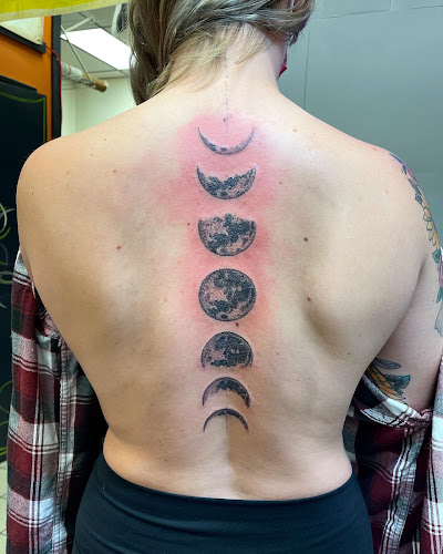 Lucky Dog Tattoo tattoo shop in Madison, Indiana