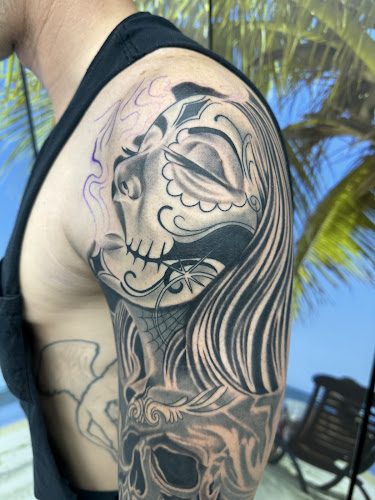 Roberts ink tattoo shop in Marion, Ohio