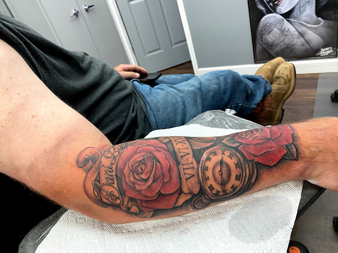Southern Ink Tattoos & Piercings tattoo shop in Martin, Tennessee