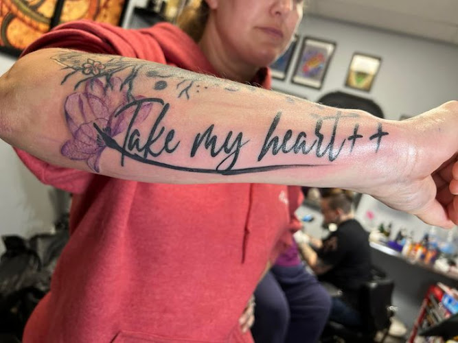 Stay True Tattoo - Professional tattoo shop in McFarland, Wisconsin