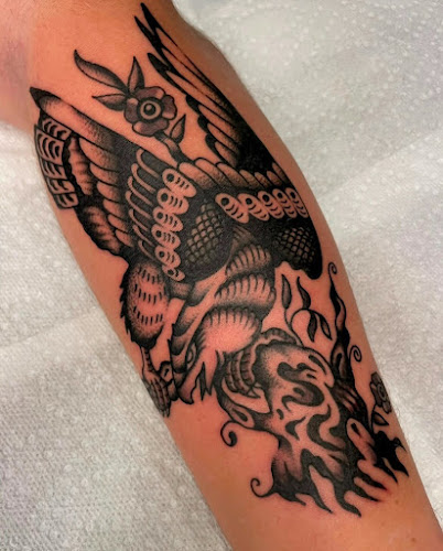 Island Avenue Tattoo - Professional tattoo shop in McKees Rocks, Pennsylvania