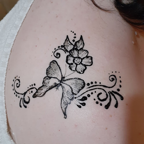 Soni’s Henna Tattoo Parlor tattoo shop in Mechanicsburg, Pennsylvania