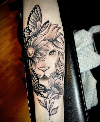 Skip’s Tattoo Shop tattoo shop in Mercer, Pennsylvania