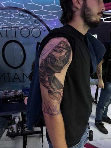 305TATTOO & BARBERSHOP 💈 tattoo shop in Miami, Florida