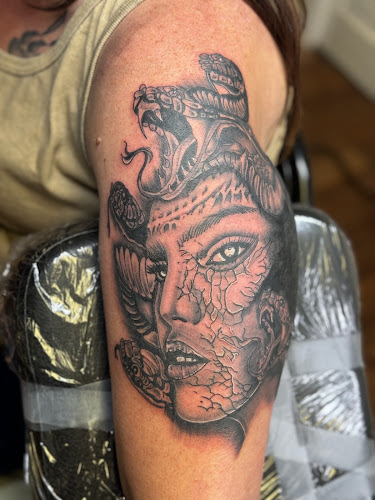 FEMpire Tattoos LLC tattoo shop in Middlesboro, Kentucky