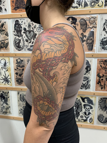 MANIA TATTOOS tattoo shop in Milwaukee, Wisconsin