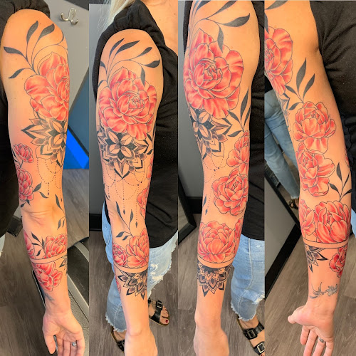 Second Realm Tattoo tattoo shop in Monroe, Michigan