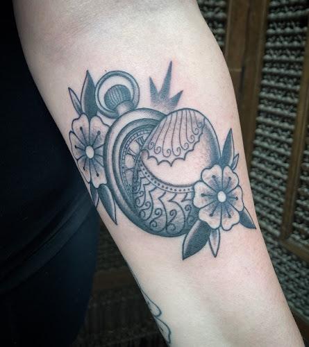 1808 Tattoo tattoo shop in Naples, New York