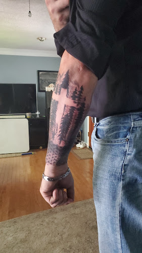 D Christi Tattoos and Art Studio tattoo shop in Nashville, Georgia