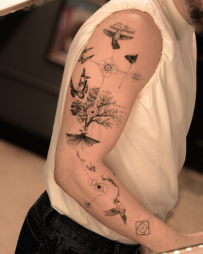 LIFE NEEDLE TATTOO STUDIO tattoo shop in New York, New York