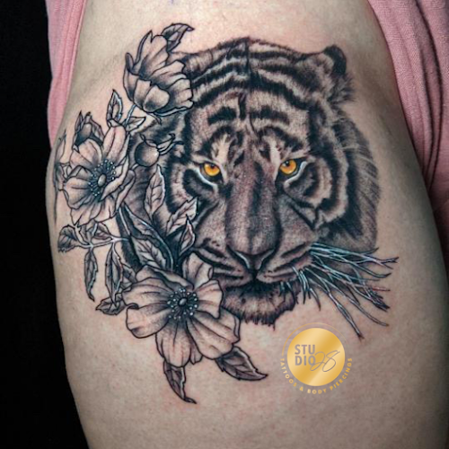 Studio 28 Piercings, Fine Jewelry, and Custom Tattoos tattoo shop in New York, New York