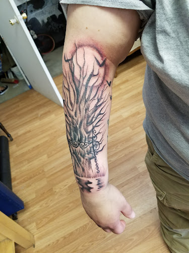 Cruel Hand Tattoo tattoo shop in Newark, New York