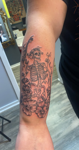 Stained Skin Tattoo and Permanent Makeup Studio tattoo shop in Newark, Ohio