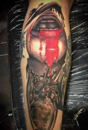 Tattoo industries tattoo shop in Niles, Ohio