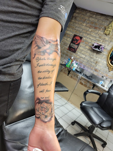 Meridian Line Tattoo Studio tattoo shop in Oak Park, Illinois