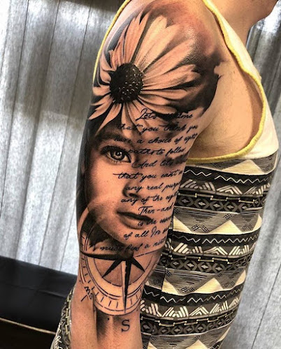 Venture Tattoo Studio tattoo shop in Oak Park, Illinois