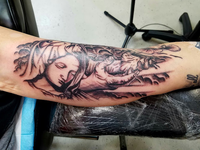 Designer Tattoos tattoo shop in Oklahoma City, Oklahoma