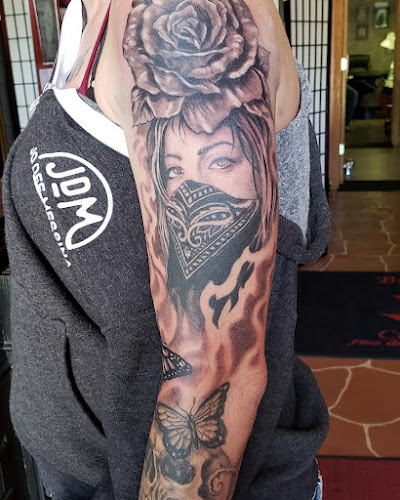 Black Lotus Custom Tattoos & Body Piercing tattoo shop in Onalaska, Wisconsin