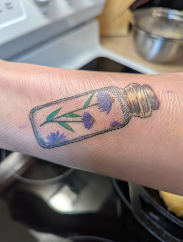 Hidden Gems Tattoo & Piercing tattoo shop in Oregon, Ohio