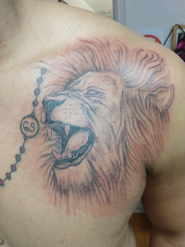 Inkslinger's Tattoo Studio tattoo shop in Overland Park, Kansas