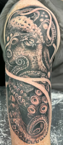 Smalltown Tattoo tattoo shop in Paris, Kentucky