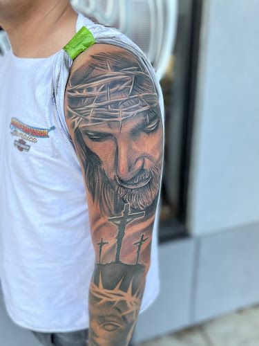 Dark Horse Art Studio tattoo shop in Pekin, Illinois