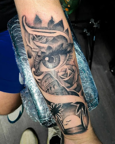 Tit Tat Tattoo Studio / (online office) tattoo shop in Philadelphia, Pennsylvania