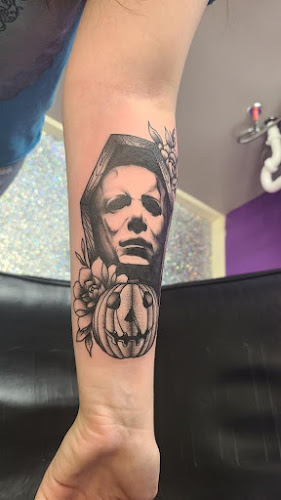 Artistic Armor Tattoo Parlor tattoo shop in Pigeon Forge, Tennessee