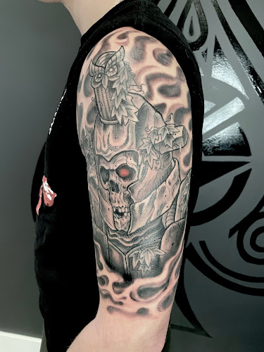 Snaggletooth Tattoo tattoo shop in Pittsburgh, Pennsylvania