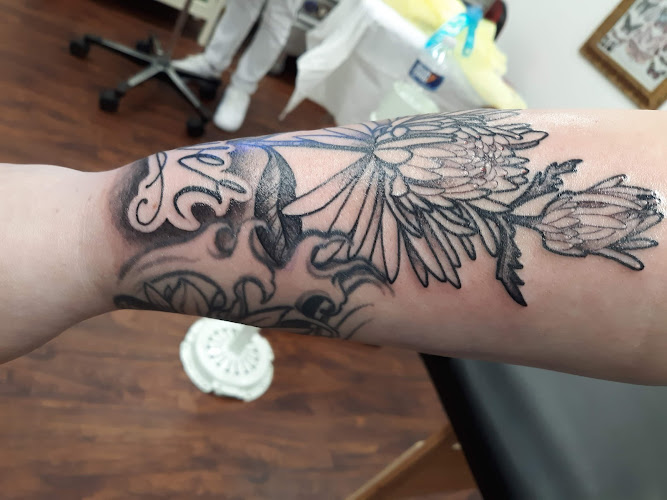 Wolf & Arrows tattoo shop in Pittsburgh, Pennsylvania