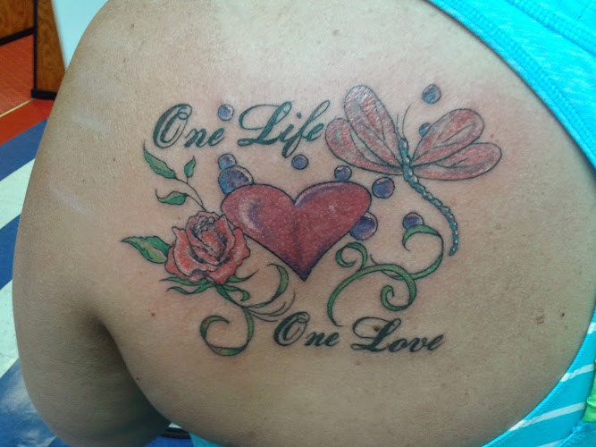 East Coast Al's Studio tattoo shop in Riverside, Missouri