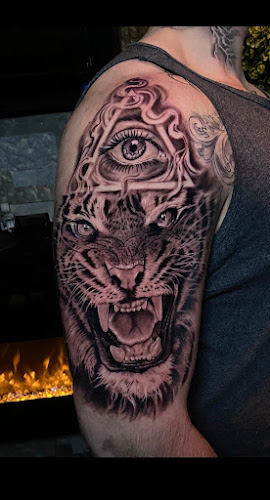 Xclusive Ink II tattoo shop in Rocky Hill, Connecticut