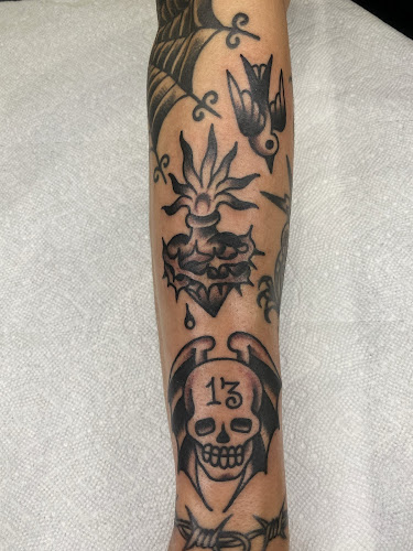 8 Ball Tattoo Parlor tattoo shop in Royal Oak, Michigan