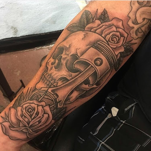 American Graffiti Tattoo & Piercing tattoo shop in Sacramento, California