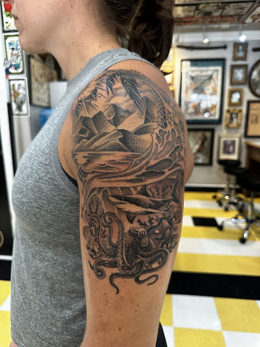 Royal Peacock Tattoo Parlor tattoo shop in Sacramento, California